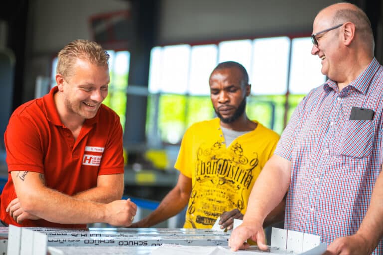 Heiming Fenster und Türen in Raesfeld | Karriere als ✔ Metallbauer FR Konstruktionstechnik ✔ Monteure für Bauelemente ✔ Produktion ✔ Montage